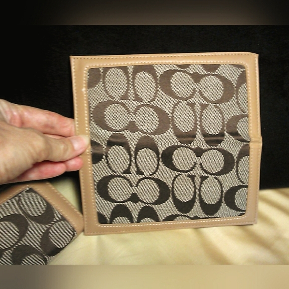 LIKE BRAND NEW COACH LONG WALLET MONOGRAM TAN/ BROWN LEATHER & CANVAS - Picture 8 of 9